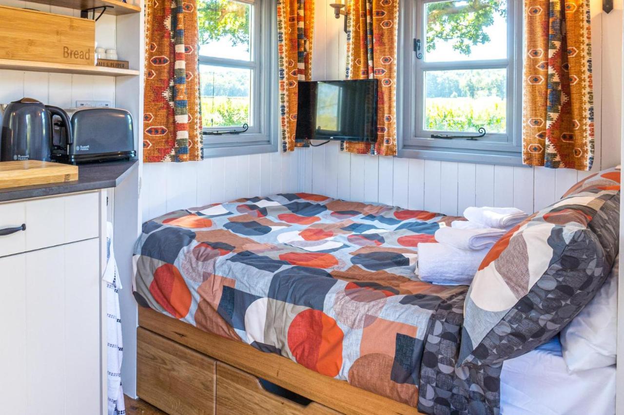 The Hideaway Hut - 1 Bed Shepherds Hut - Херефорд Экстерьер фото
