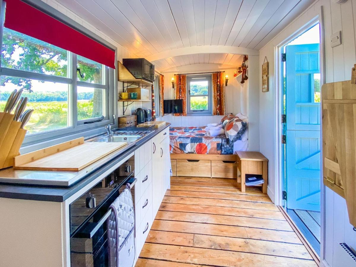 The Hideaway Hut - 1 Bed Shepherds Hut - Херефорд Экстерьер фото