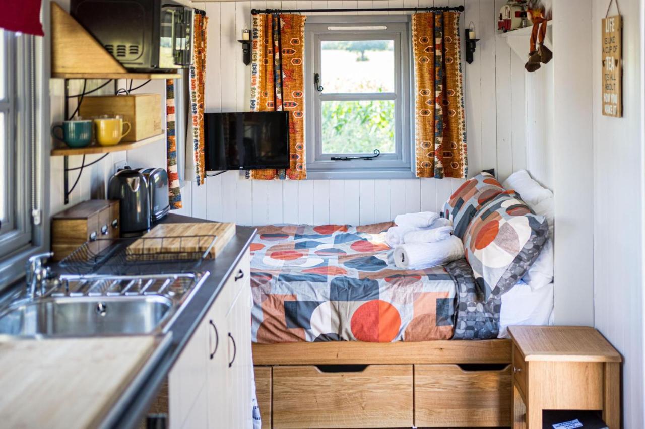 The Hideaway Hut - 1 Bed Shepherds Hut - Херефорд Экстерьер фото